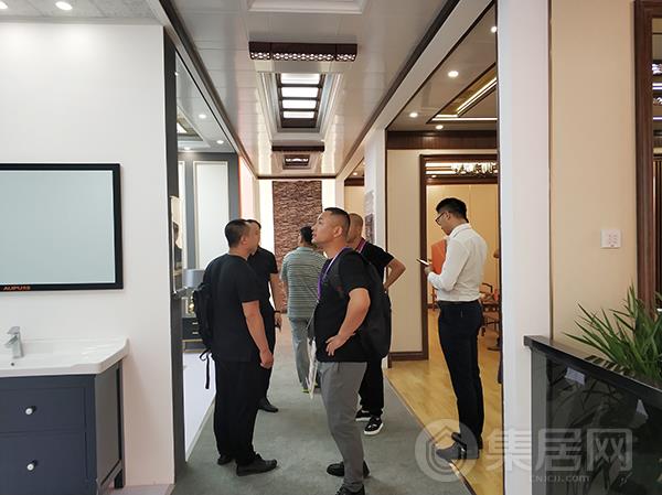 aupu奥普展馆现场人气爆棚