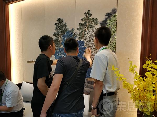 客户触摸克兰斯集成墙面