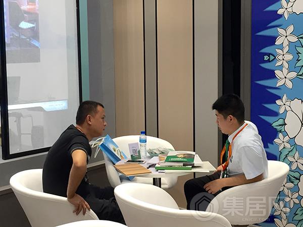 汇星品吸引了众多意向加盟商咨询洽谈