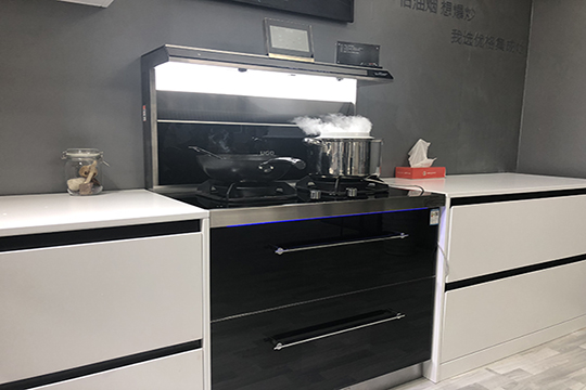 【上海展】优格集成灶在手，厨房小白都能晋升优秀厨娘